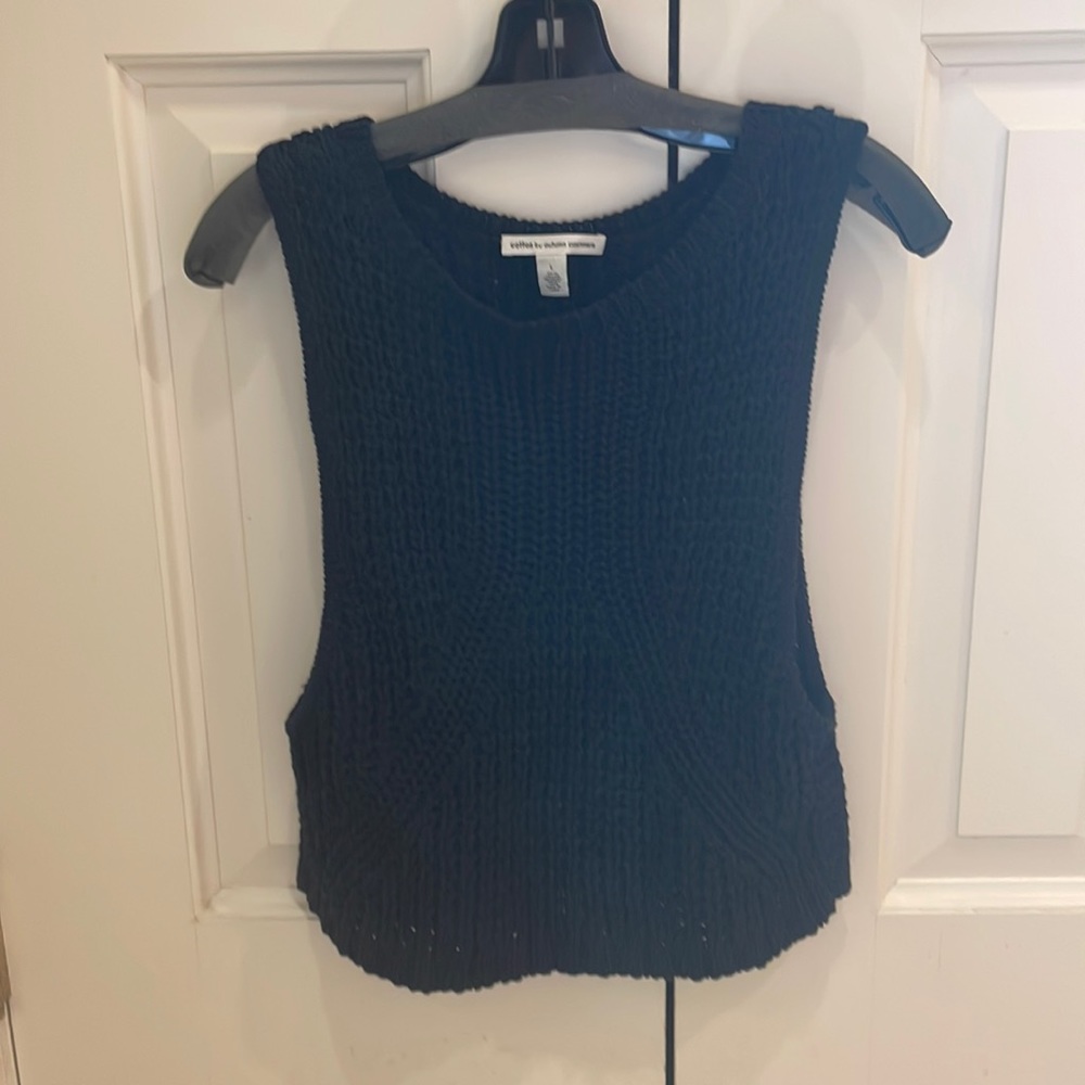 Wide arm navy knitted tank